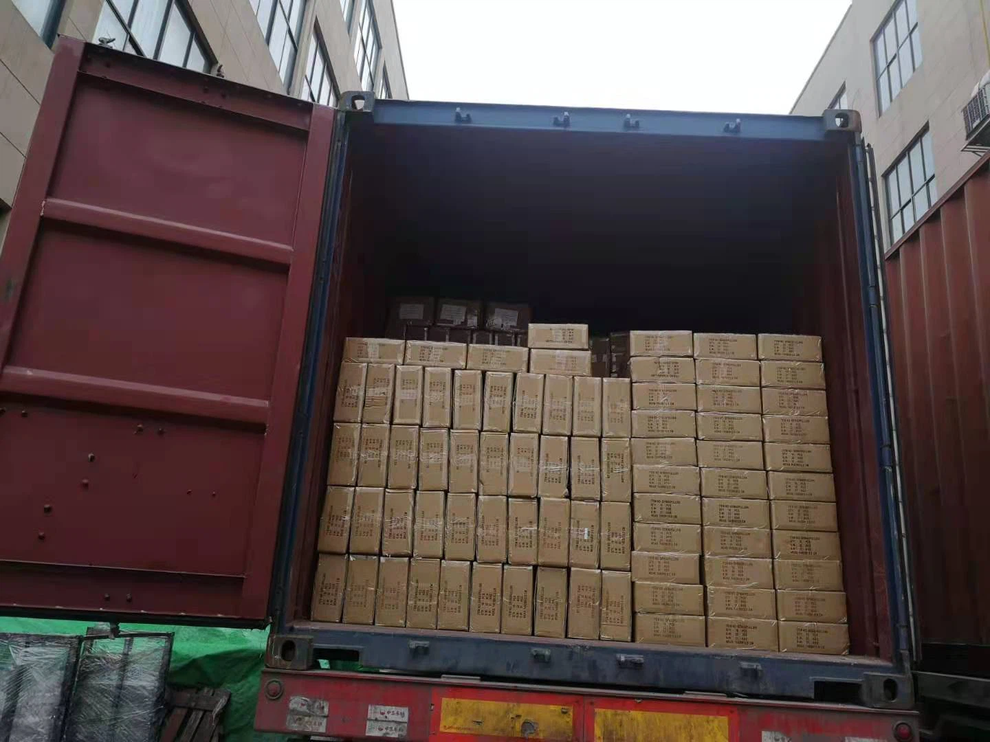 Loading {1 20GP Containur A-barre ti USA Amazon